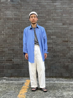 シャツを普通に着ても悪くはないけど、ちょっとつまらないかも