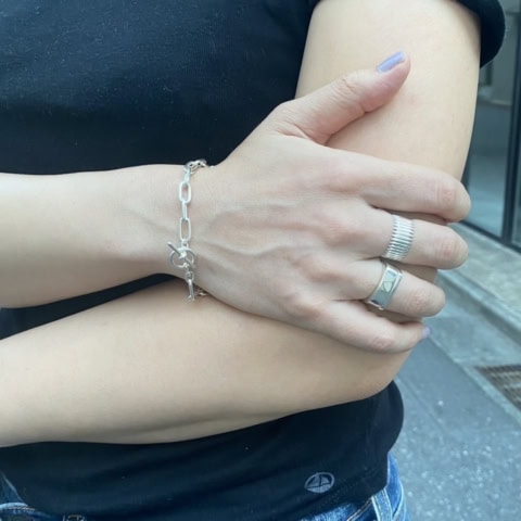 ミニマルなデザインに一目ボレ♡【実録】オトナミューズ掲載の「ビョーカ」のジュエリーを自腹買い