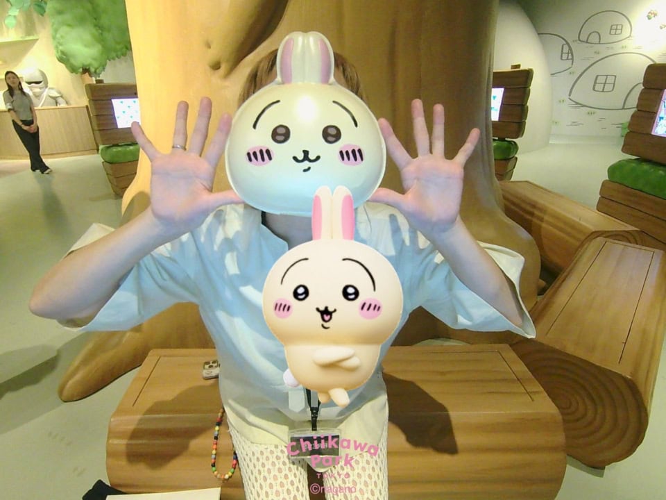 こんな感じの写真がダウンロードできます。うさぎとうさぎの共演（笑）。好きなキャラクターが選べますよー！