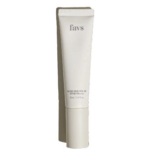 GLOW SKIN VEIL UV SPF50・PA++++ 30mL ￥3,850（favs）
