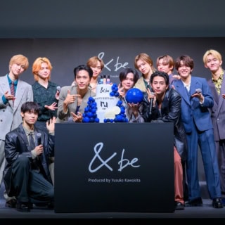 &beベースメイクリニューアル第2弾発表会に登壇したINI
