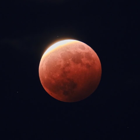 2025年9月の満月は8日の3時9分！赤い皆既月食は不吉なの？見ていいの？【今月の不調予報】