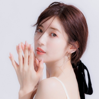 モデル・タレント・実業家 舟山久美子さん