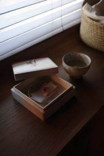 施術後には季節のお茶菓子まで……！