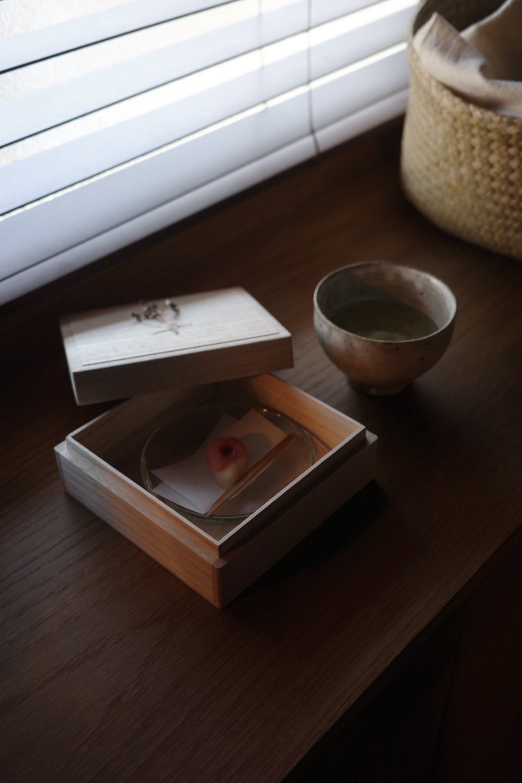 施術後には季節のお茶菓子まで……！