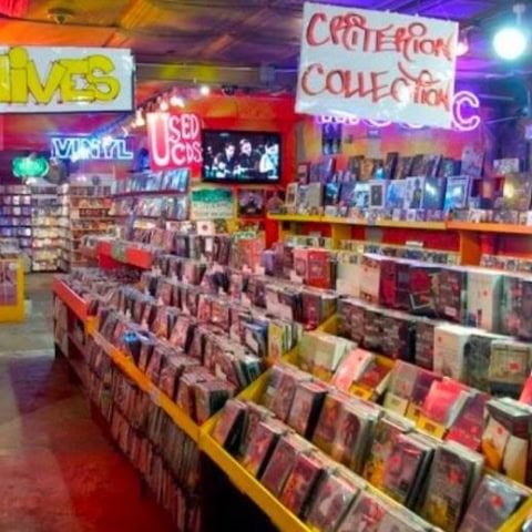 レンタルビデオ店ライブラリの数奇な運命を追う、どうかしてるドキュメンタリー『キムズビデオ』