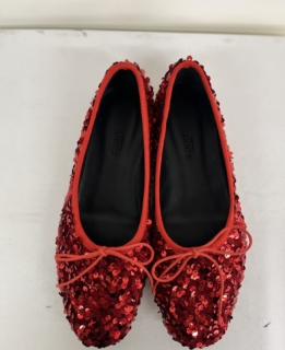 バレエシューズ￥31,900（ペリーコ サニー／アマン）