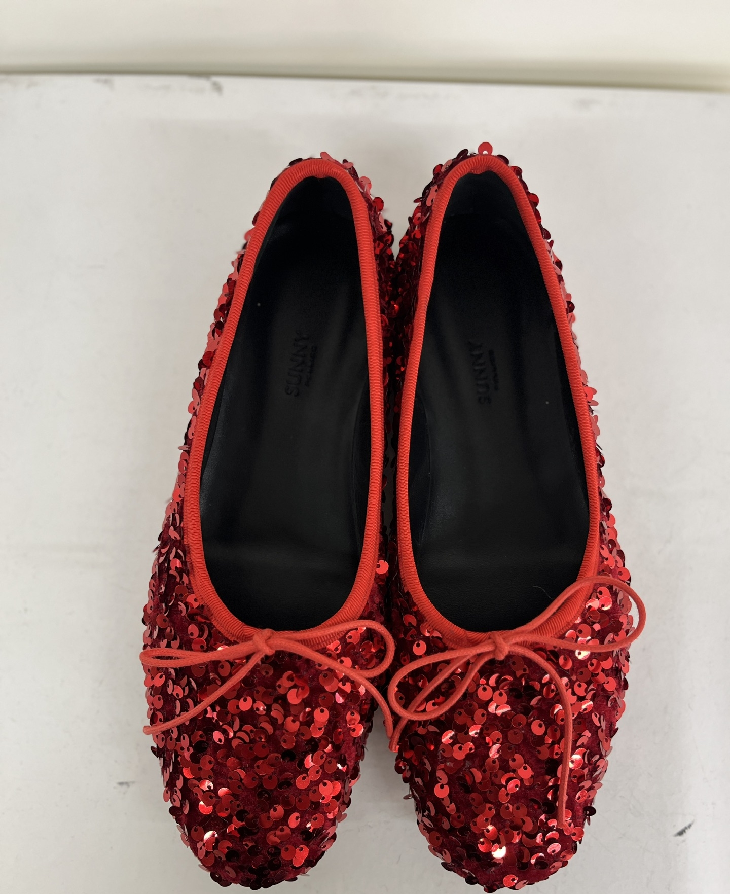 バレエシューズ￥31,900（ペリーコ サニー／アマン）