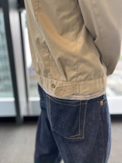 なにげにサイドのボタンも外していました！