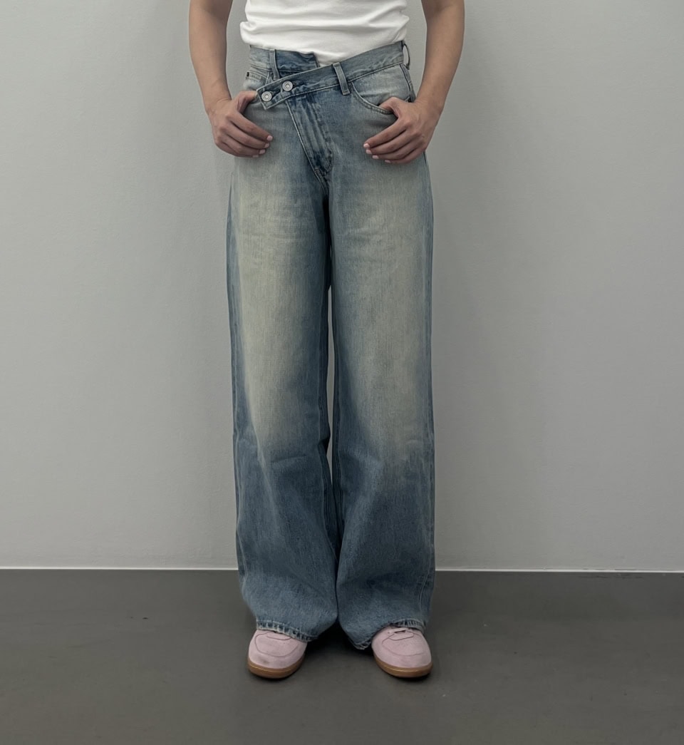 【CROSS WAIST WIDE STRAIGHT】￥15,180（マウジー／バロックジャパンリミテッド）