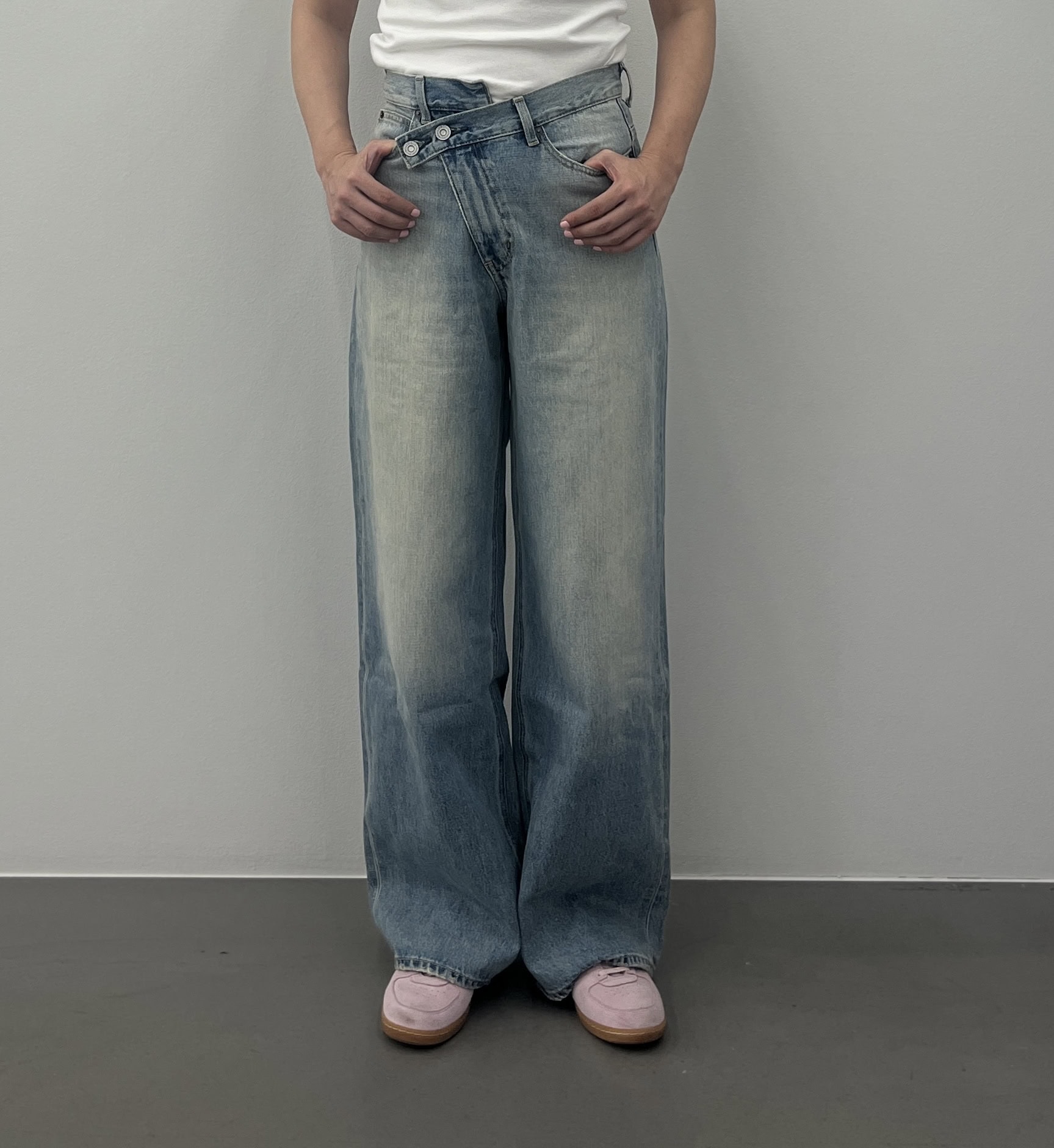 【CROSS WAIST WIDE STRAIGHT】￥15,180（マウジー／バロックジャパンリミテッド）