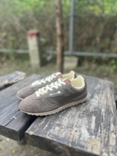 「WINDSPIN LOW WOM」￥36,300（オートリー）