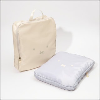圧縮ポーチ 各¥2,530（クツワ）