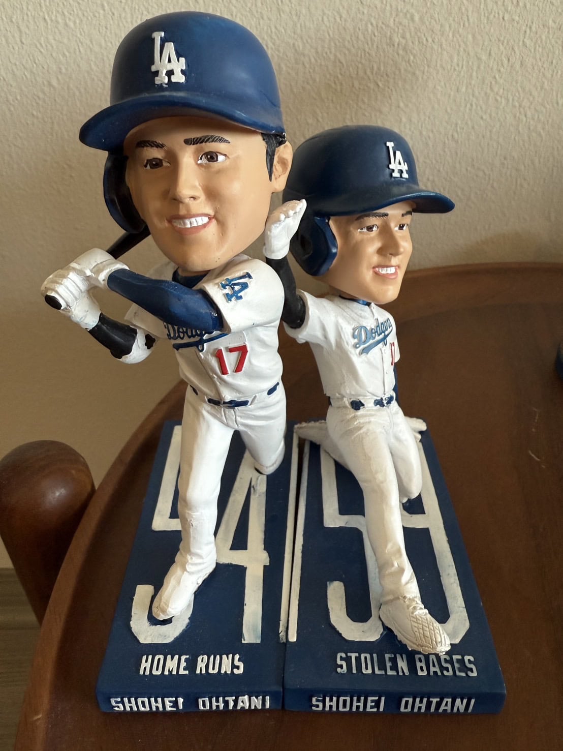 友人が2025年にgiveawayでゲットした大谷翔平選手のボブルヘッド人形がこちら。54ホームラン、59盗塁の偉業！