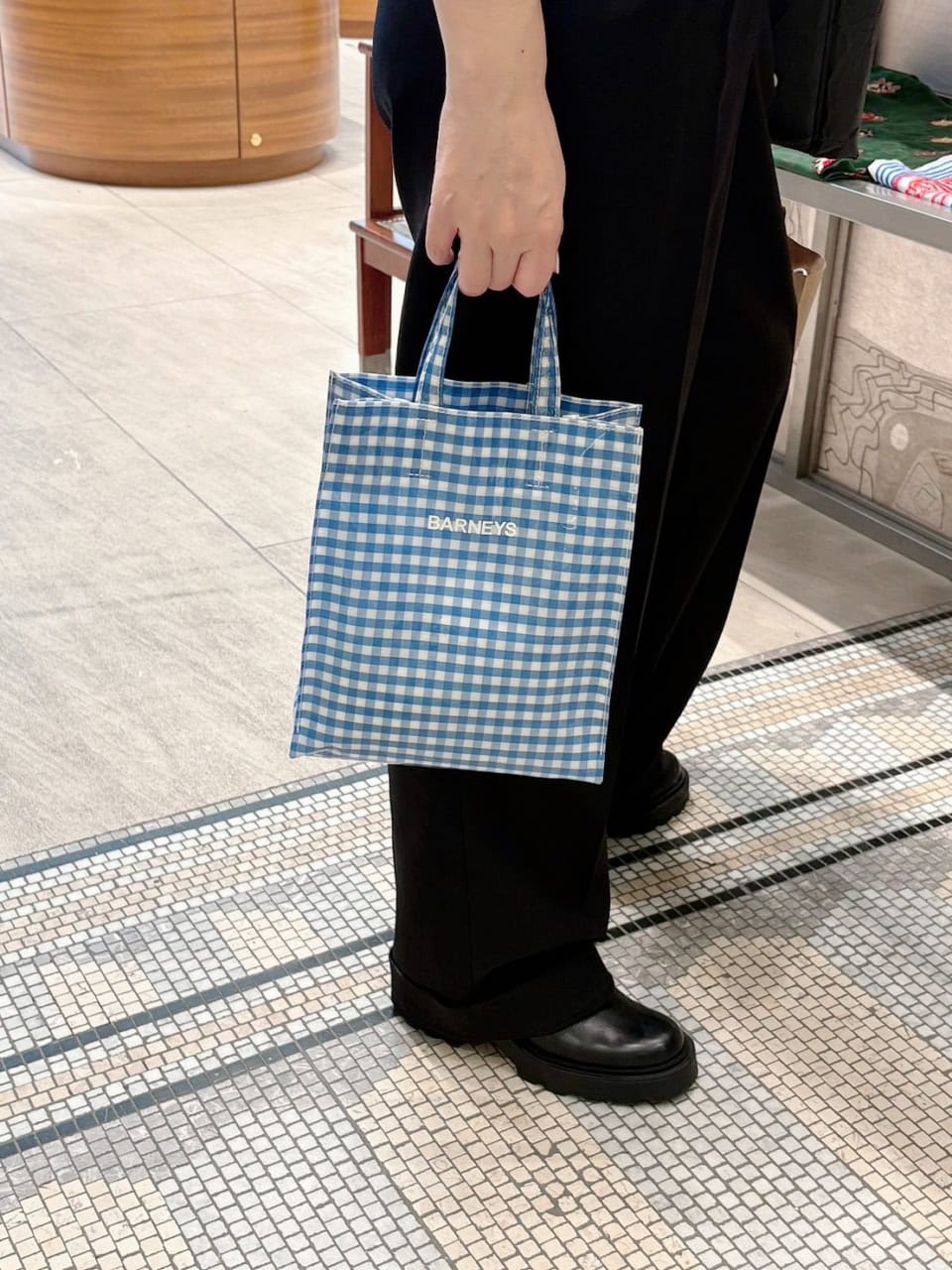 BARNYES NEW YORKロゴ入りPVCトートミニ