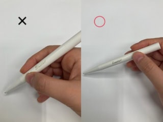 アイブロウペンシルは、後ろの方を持つことで筆圧が弱くなり、優しいタッチが実現。