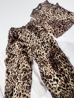 02■SKIMSとドルガバ（Dolce&Gabbana）のコラボのヒョウ柄アイテムもわざわざご紹介しておりました。これ、ちょっと覚えておいてください。