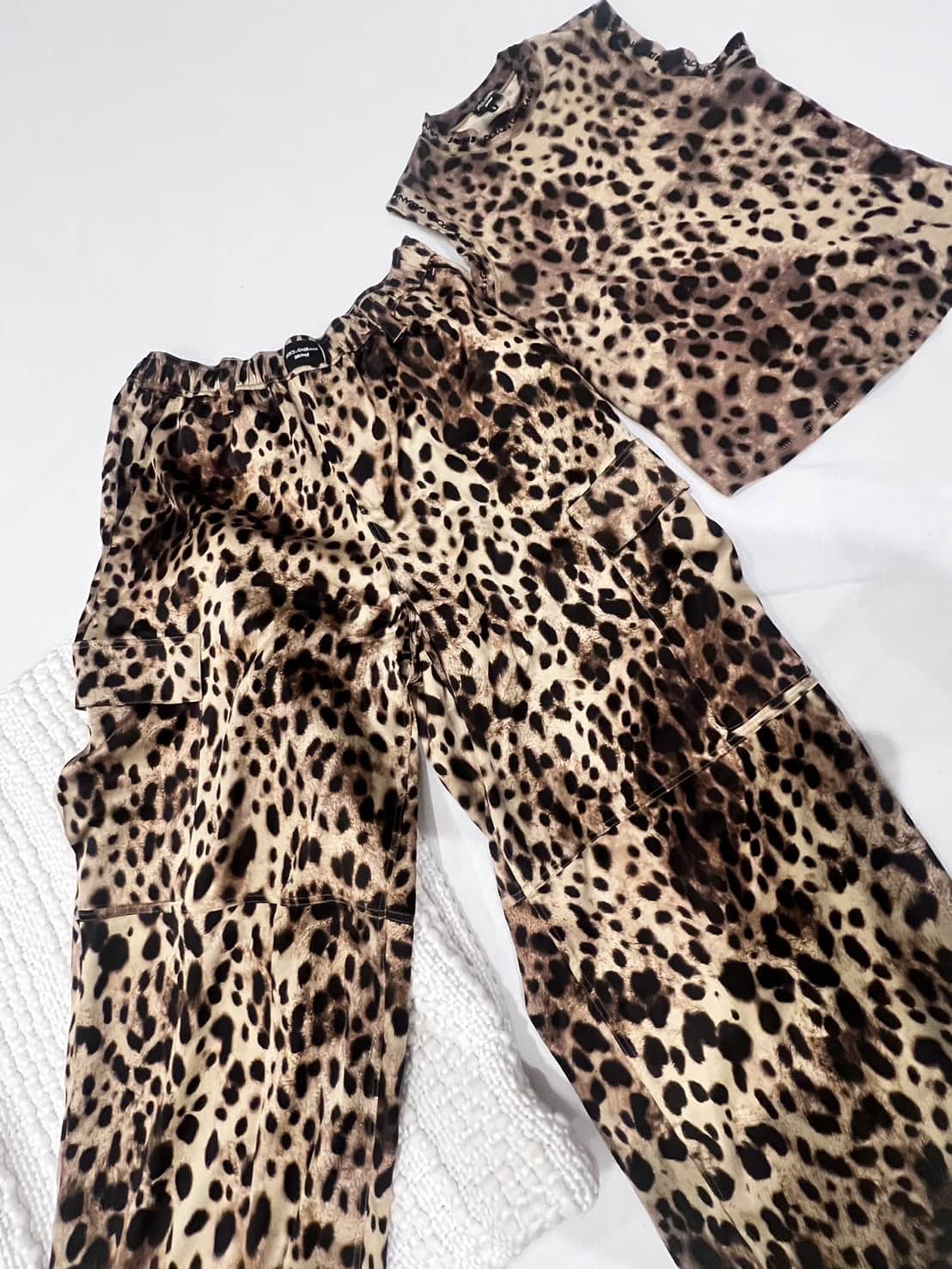 02■SKIMSとドルガバ（Dolce&Gabbana）のコラボのヒョウ柄アイテムもわざわざご紹介しておりました。これ、ちょっと覚えておいてください。