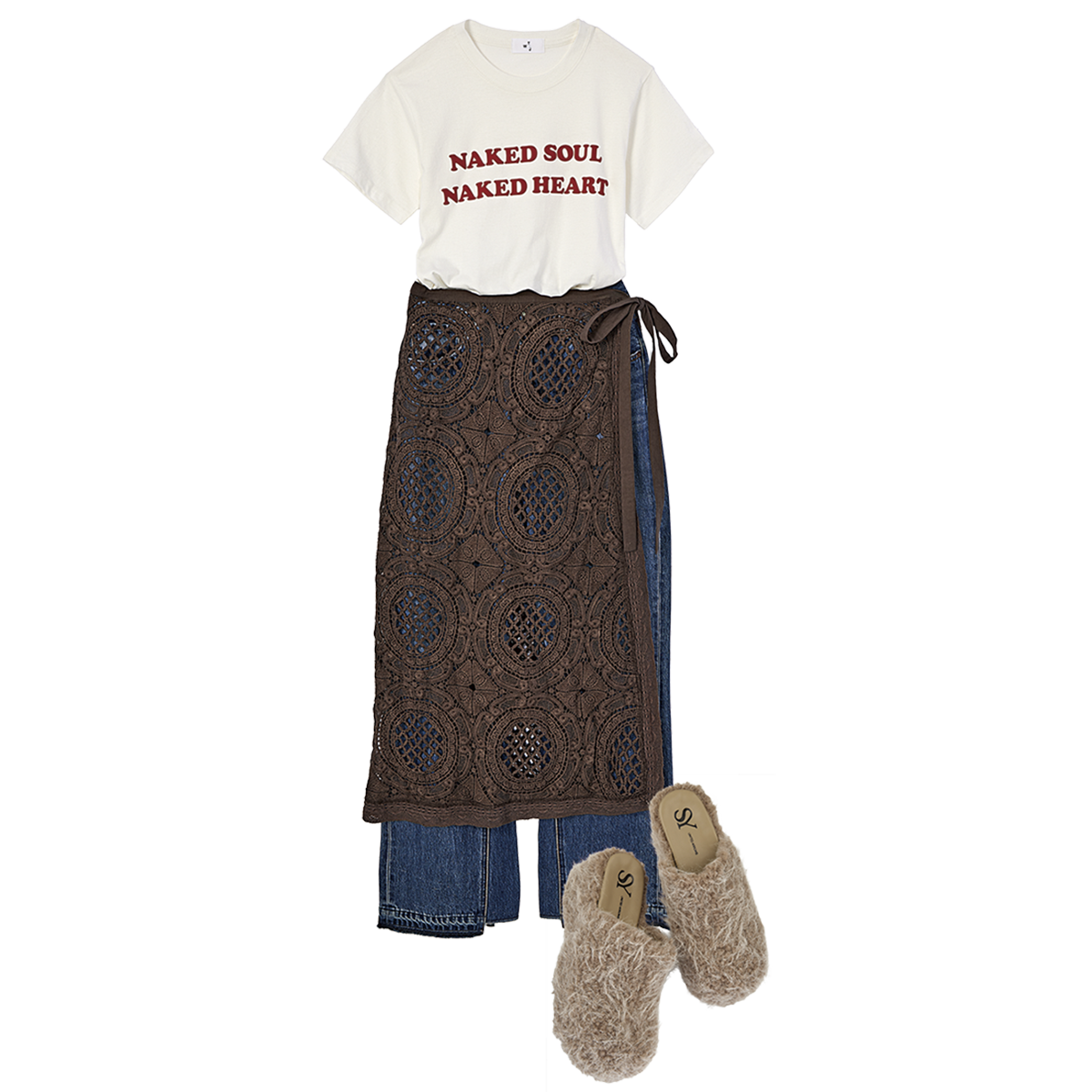 ラップスカート¥25,300（ノーメント／ショールーム セッション）、Tシャツ¥8,800（トウキョウ ウィークリー ジャーナル／バロックジャパンリミテッド）、デニムパンツ¥16,500（サロン アダム エ ロペ）、シューズ¥13,970（シー ユナイテッドアローズ／ユナイテッドアローズ カスタマーサービスデスク）