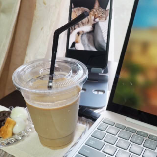朝3時のデスクまわり