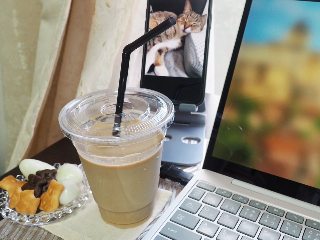 瞳が美しく前掛けがゴージャスで存在感が抜群の特大の招き猫 Reel by にしきんち（Hitomi Ikeda） (@nishikinchi) · March 31