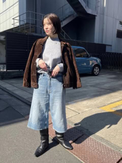 ヴィンテージのジャケットとスエット、ZARAのパンツ、 CORSO ROMA 9のシューズ、ensageのネックレス、その他は全て本人私物