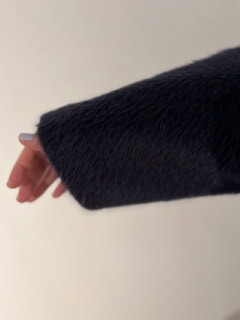 アルパカシャギーのリッチな風合いがこんな感じ。しなやかなタッチも心地よく、ずっと触っていたくなります！