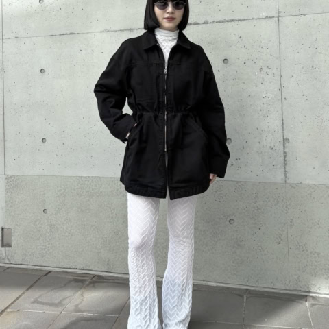 【40代スナップ】ブラックの「ドロスト」ジャケットで洗練見せ×スタイルアップ！｜滝口理奈さん