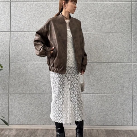 【40代スナップ】ヴィンテージ風「レザー」に「レース」の組み合わせが洒落てる！｜柳郷有香さん