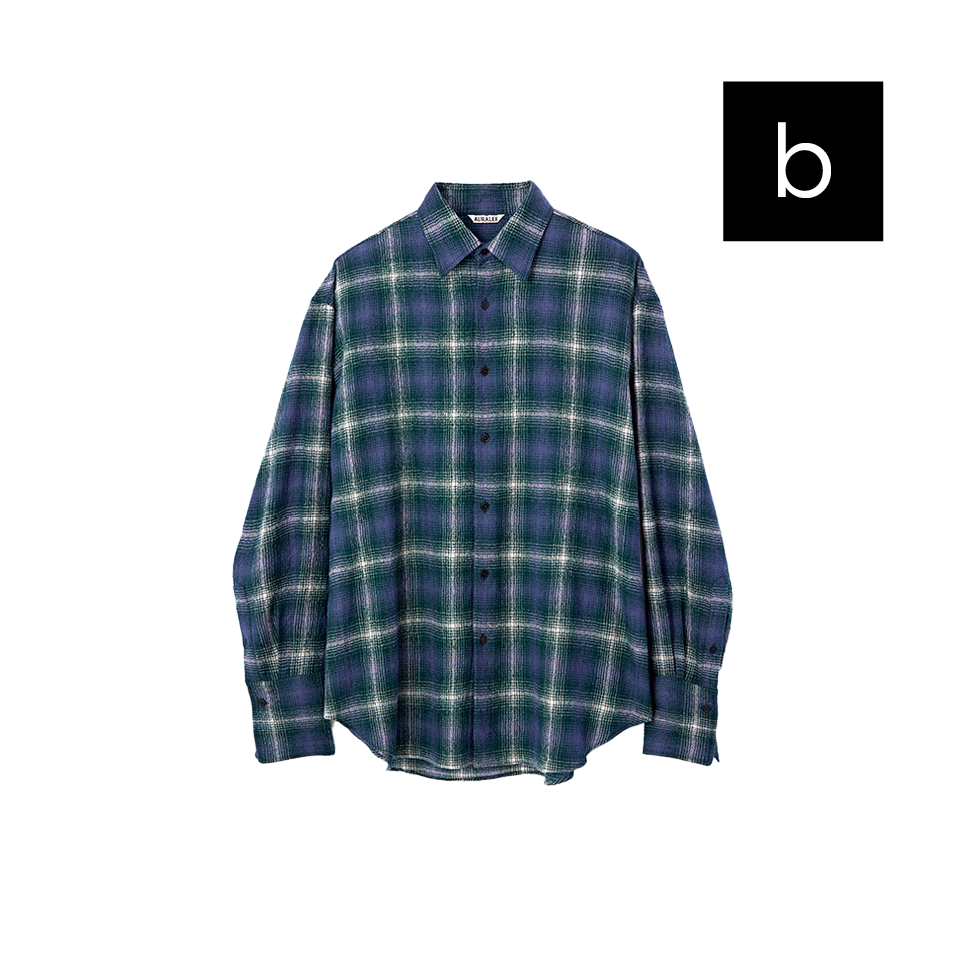 【AURALEEのチェックシャツ】 オーセンティックなチェックシャツは、あえて大きめを選び、ズルッと着るのがオススメ。ウール100%だから、軽羽織りとしても活躍してくれそう。¥52,800(オーラリー)