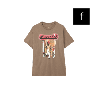 【BLUESCENTRICのプリントT】 インパクト大なプリントTは着こなしの飛び道具に。無地のシンプルなTシャツよりも秋冬は少し攻めたい気分。¥8,580（ブルースセントリック／メイデン・カンパニー）