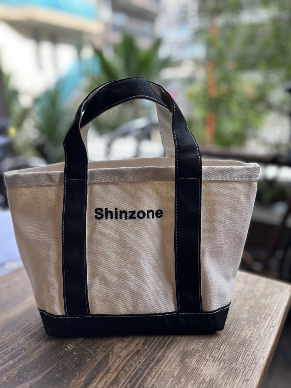 プリントじゃなく刺繍ってところがイイんです！