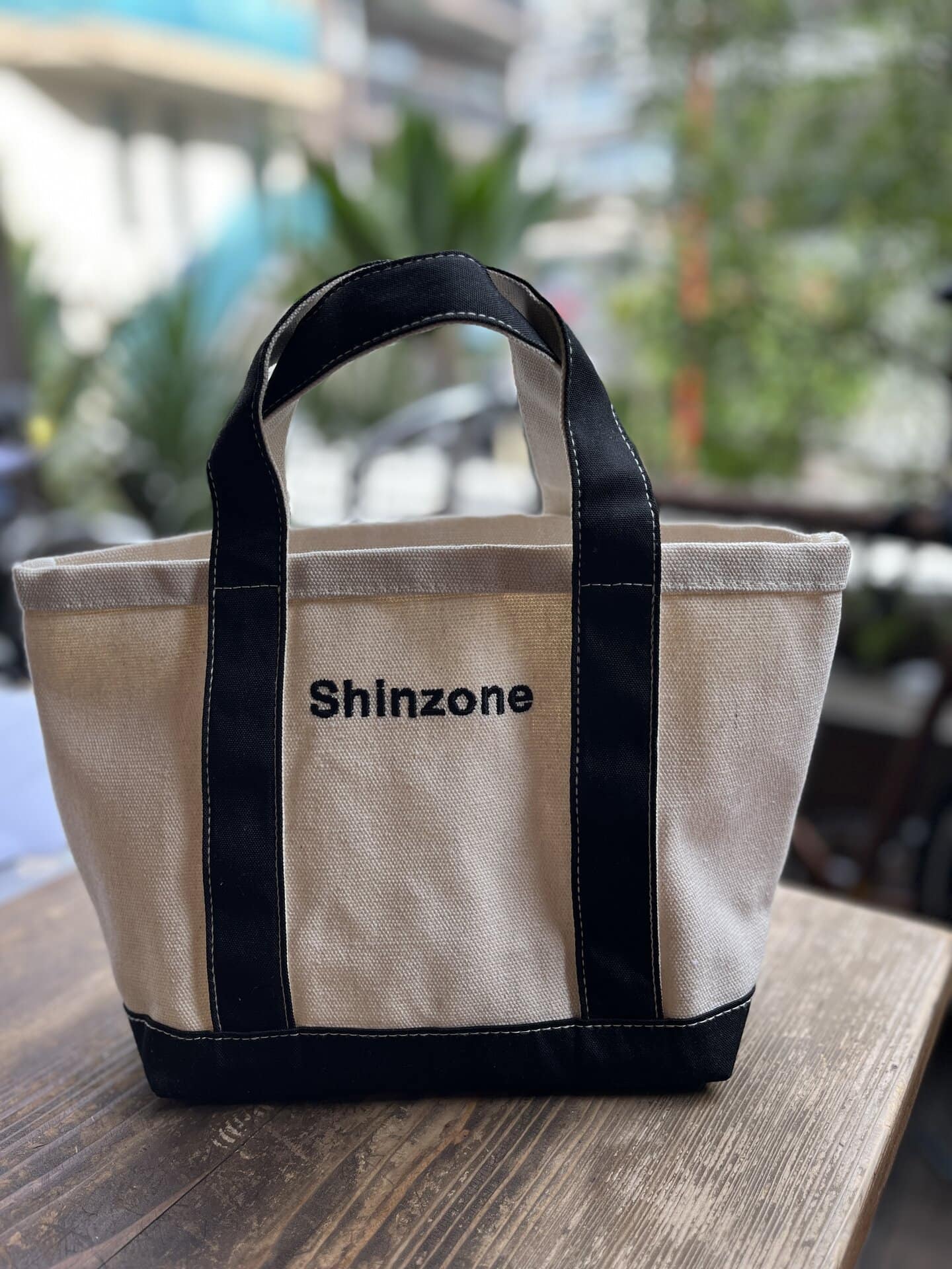 プリントじゃなく刺繍ってところがイイんです！