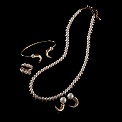 「牙」×「パール」の組み合わせが可愛すぎる!【タサキ】の「デインジャー」|安西こずえ連載