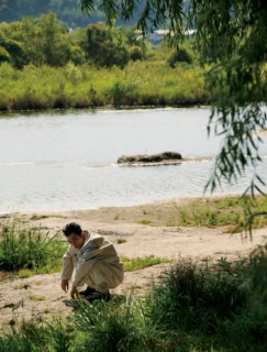 ジャケット ¥85,800、パンツ ¥69,300(共にダブレット/エンケル)、その他スタイリスト私物