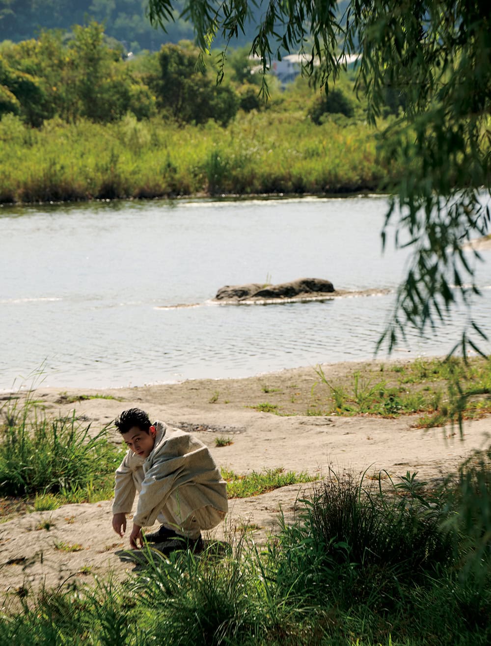 ジャケット ¥85,800、パンツ ¥69,300（共にダブレット／エンケル）、その他スタイリスト私物