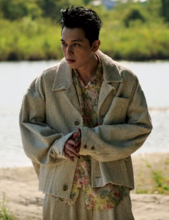 ジャケット ¥85,800、パンツ ¥69,300(共にダブレット/エンケル)、その他スタイリスト私物