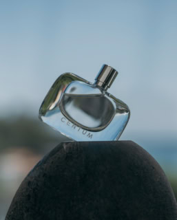 フレグランス 20mL ¥10,450～¥12,100（CENTUM）