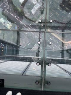 「ロッテセンター ハノイ展望台」最大の見どころがこちら。高所恐怖症の筆者は怖くて上がれませんでした