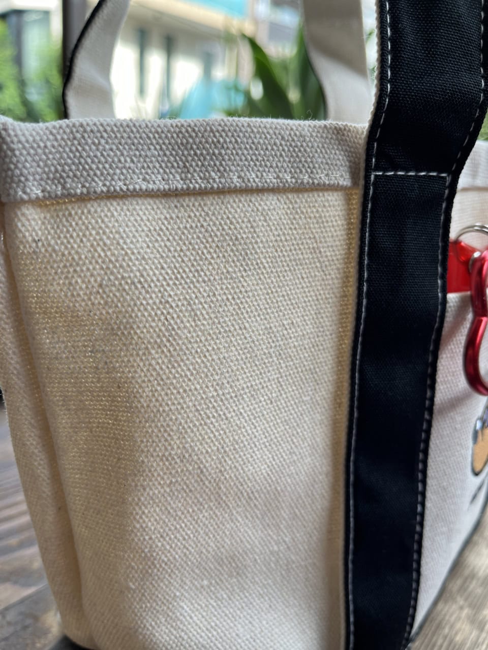 近くで見てもマジでキャンバスです！