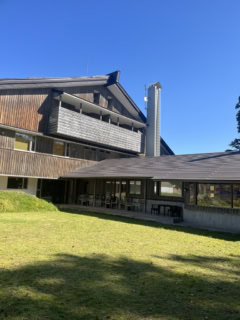 三角屋根がかわいい♡ 夜に中庭に出てみたら、満天の星を見ることができました!