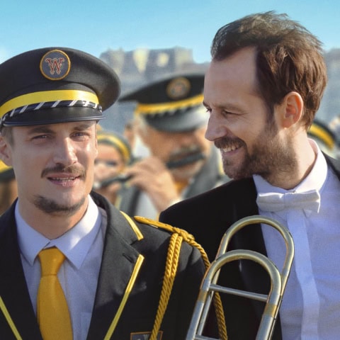 フランスで260万人を動員した落涙必至の感動作！ 映画『ファンファーレ！ ふたつの音』レビュー