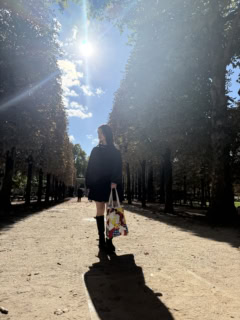 「天気がよかったので、ルーブル美術館付近もお散歩しました! 」