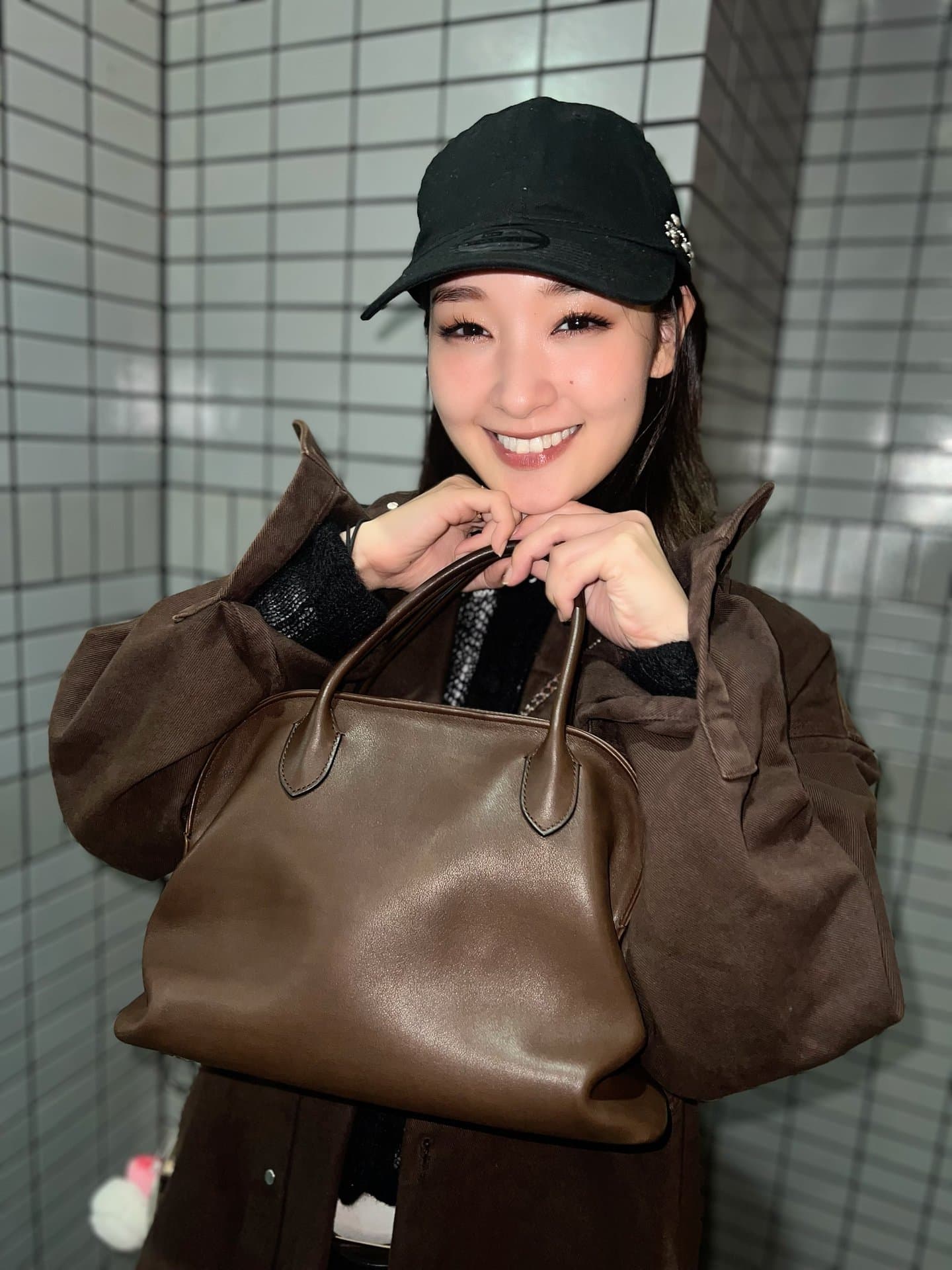 両サイドのちょっとくしゃっとしたデザインに惹かれたそう