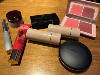 【ボン・マルシェ】では、NYのメイクアップアーティストによる日本未上陸ブランド【ウェストマンアトリエ】も購入。「コスメも大好きなので、海外では日本では見たことないブランドを買うようにしています。今回は何も買わなかったけど、セフォラも大好き♡ 」