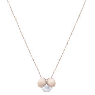 ネックレス〈ディスクパール〉［18KSAKURA ゴールド×南洋真珠 白蝶×ダイヤモンド］¥1,430,000（TASAKI）
