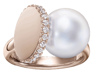 リング〈ディスクパール〉［18KSAKURA ゴールド×南洋真珠 白蝶×ダイヤモンド］¥1,375,000（TASAKI）