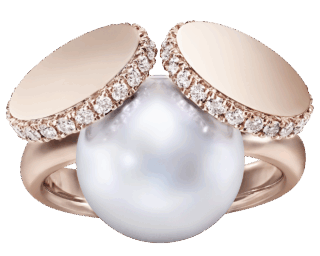 リング〈ディスクパール〉［18KSAKURA ゴールド×南洋真珠 白蝶×ダイヤモンド］¥1,650,000（TASAKI）