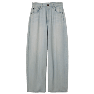 デニムパンツ¥27,500（レッドカードトーキョー×サロン アダム エ ロペ／サロン アダム エ ロペ）