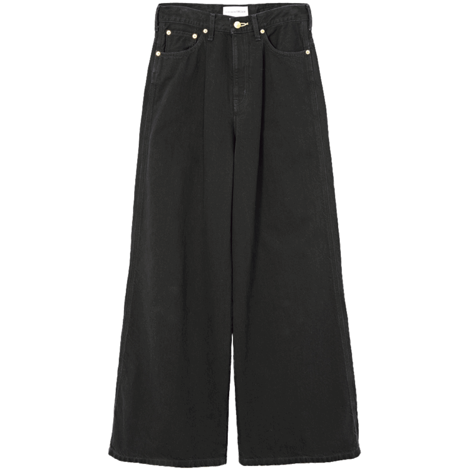 デニムパンツ¥41,800(トゥ エ モン トレゾア フォー ユナイテッドアローズ/ユナイテッドアローズ 六本木ヒルズ店)